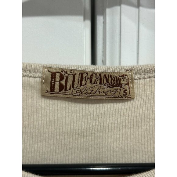 Blue Canyon Christmas Architecture 3/4 Sleeve Top Beige Red Sz Small Holiday - Picture 5 of 9